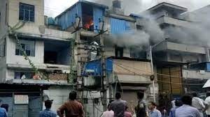 दिल्ली के नरेला इंडस्ट्रियल एरिया में जूते बनाने वाली फैक्ट्री में लगी भीषण आग            

