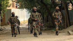 Jammu-Kashmir Encounter: कुपवाड़ा में LoC पर मुठभेड़ में पांच आतंकी ढेर सर्च ऑपरेशन जारी हथियार बरामद
