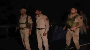 Jammu: सैन्य काफिला उड़ाने की साजिश नाकाम जम्मू में हाईवे पर मिला आईईडी अमरनाथ यात्री भी हो सकते थे निशाना
