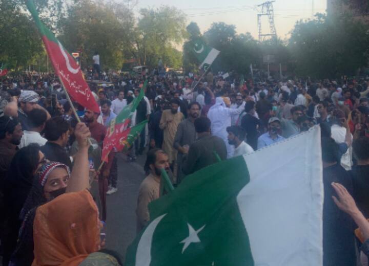 Pakistan: देखते ही गोली मारने के आदेश के बाद डरे इमरान समर्थक; इस्लामाबाद में किया प्रदर्शन खत्म करने का एलान
