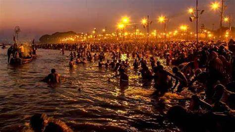 Mahakumbh 2025: महाकुंभ से यूपी के अन्य धार्मिक स्थल भी हुए गुलजार, तीन दिन में 26 लाख श्रद्धालु उमड़े
