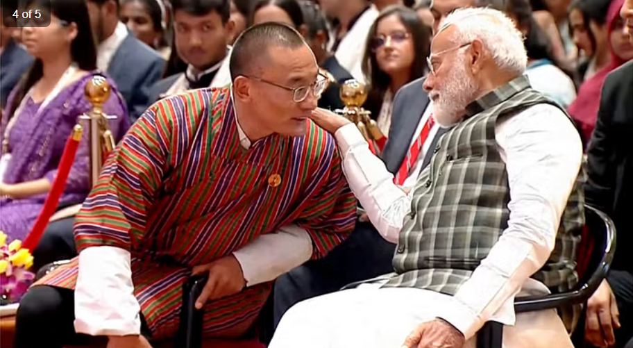 SOUL: भूटान के प्रधानमंत्री की शानदार हिंदी ने जीता सभी का दिल पीएम मोदी को बताया अपना मार्गदर्शक और बड़ा भाई|