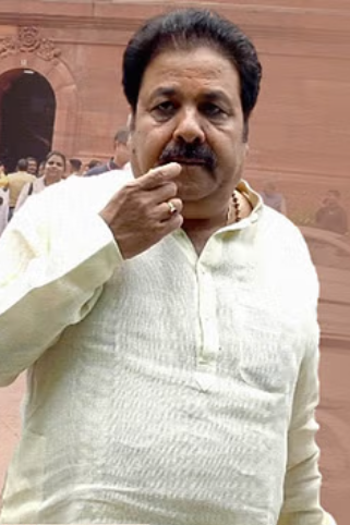 CT: दुबई में खेलने से भारत को हुआ फायदा? पाकिस्तानी पत्रकार पर भड़के राजीव शुक्ला; PAK सीरीज पर दिया बड़ा बयान
